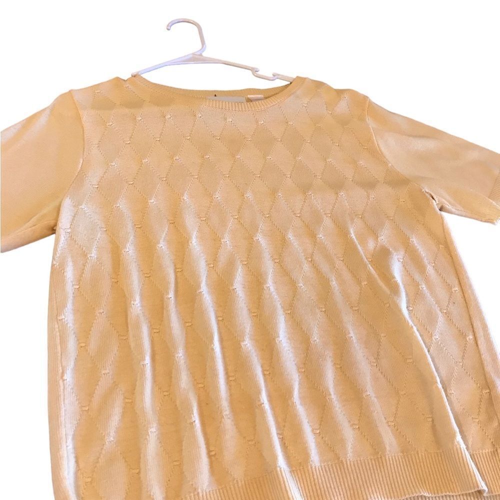 Alfred dinner size medium yellow soft sweater excellent condition G48